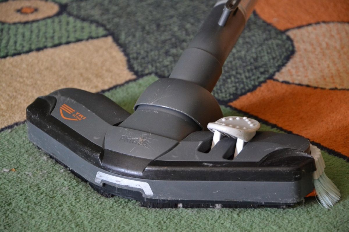 Comparatif aspirateurs balais : Shark vs Dyson
