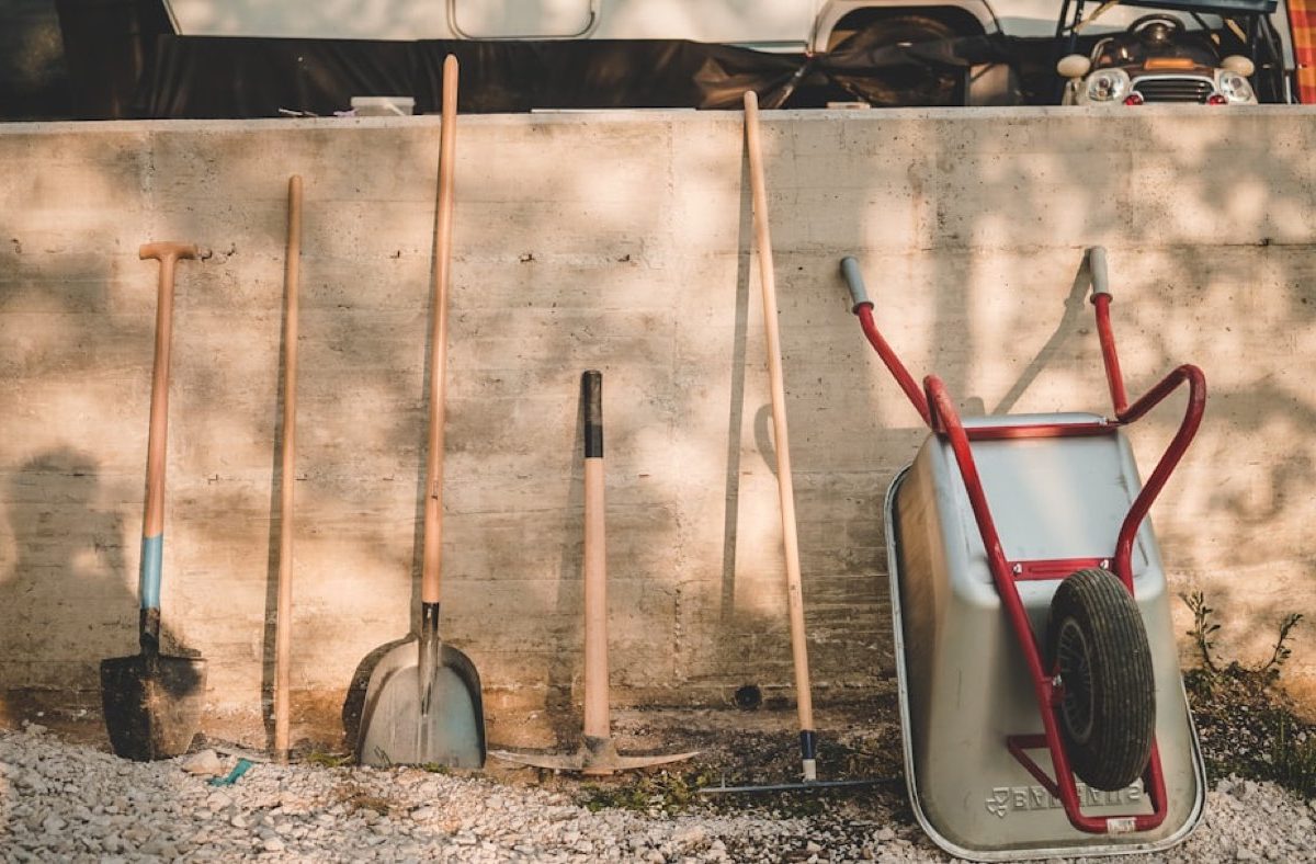 Meilleurs outils pour entretenir un petit jardin (top 7–12)