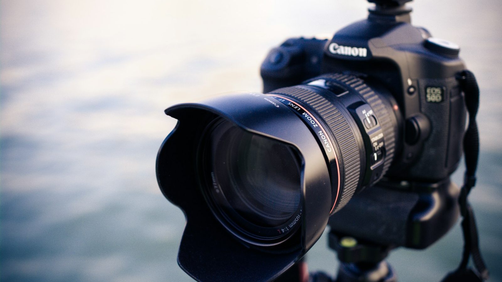 Voyageurs : l&rsquo;objectif 7Artisans AF 18 mm f/2 va alléger vos sacs