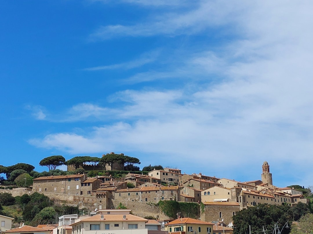 Guide pratique : reportage photo dans un village méditerranéen