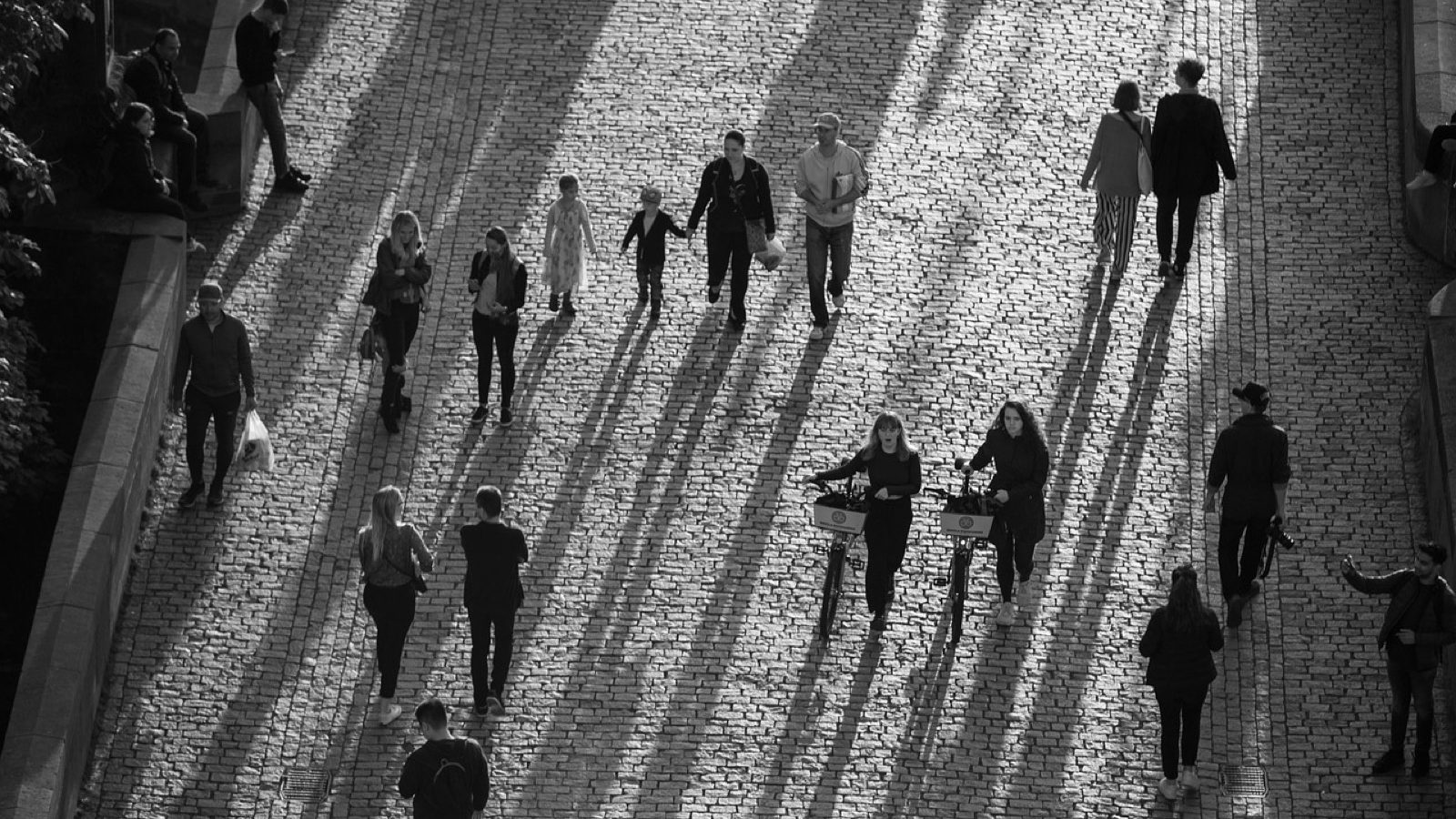 Photographie de rue en noir et blanc : les réglages qui comptent