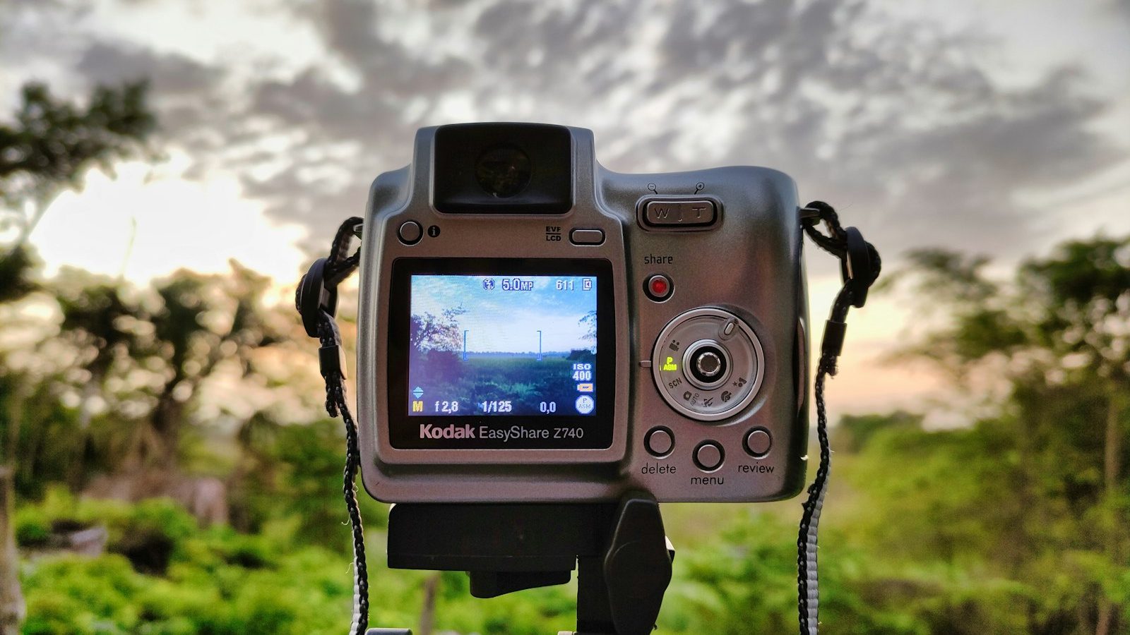 Révolutionnez vos voyages photographiques avec le Canon EOS R8 Mark II